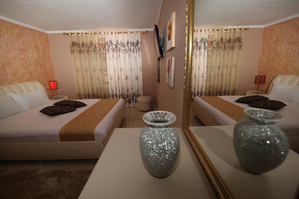 Hotel Carmen Шкодер Экстерьер фото