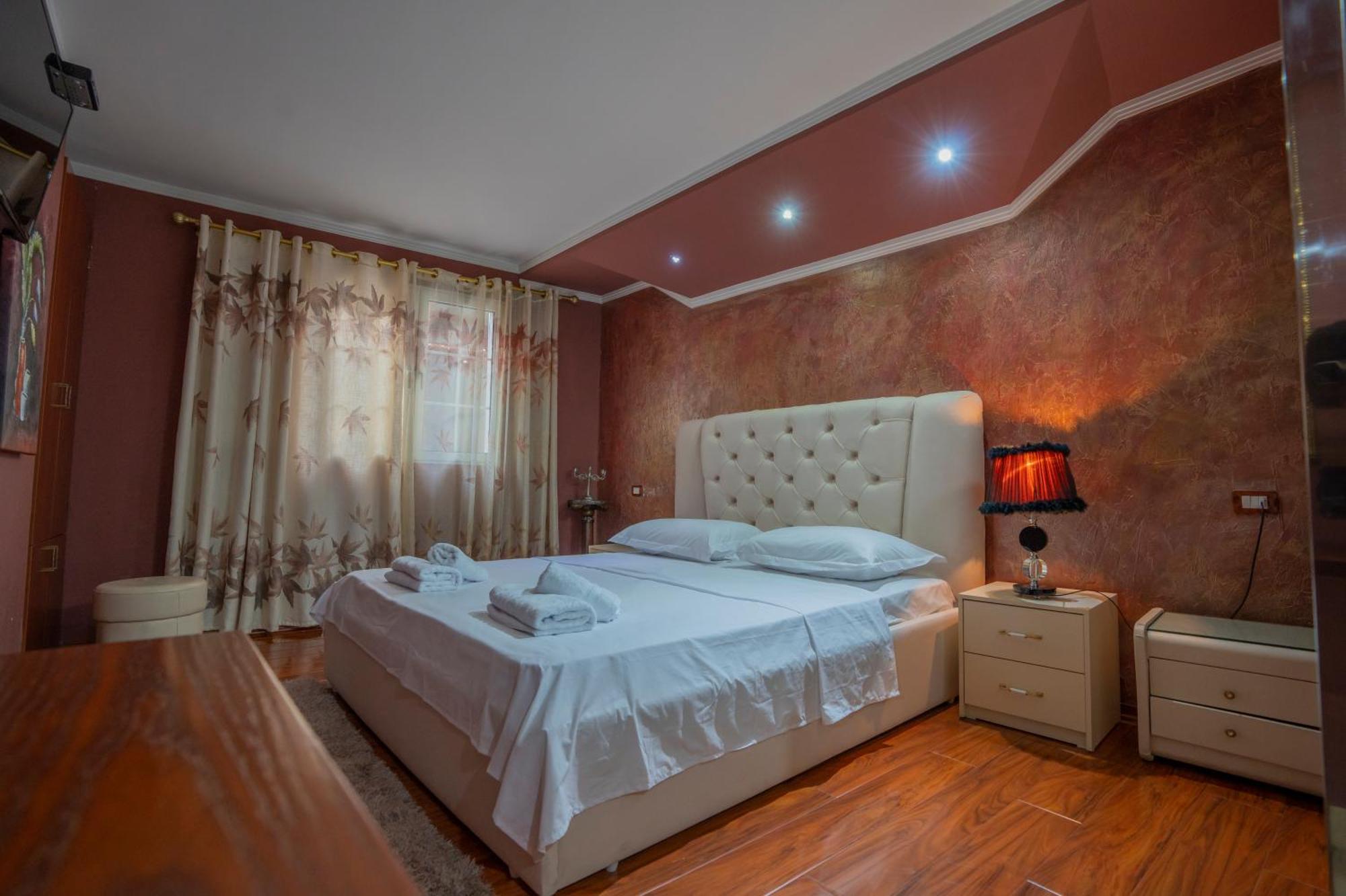 Hotel Carmen Шкодер Экстерьер фото