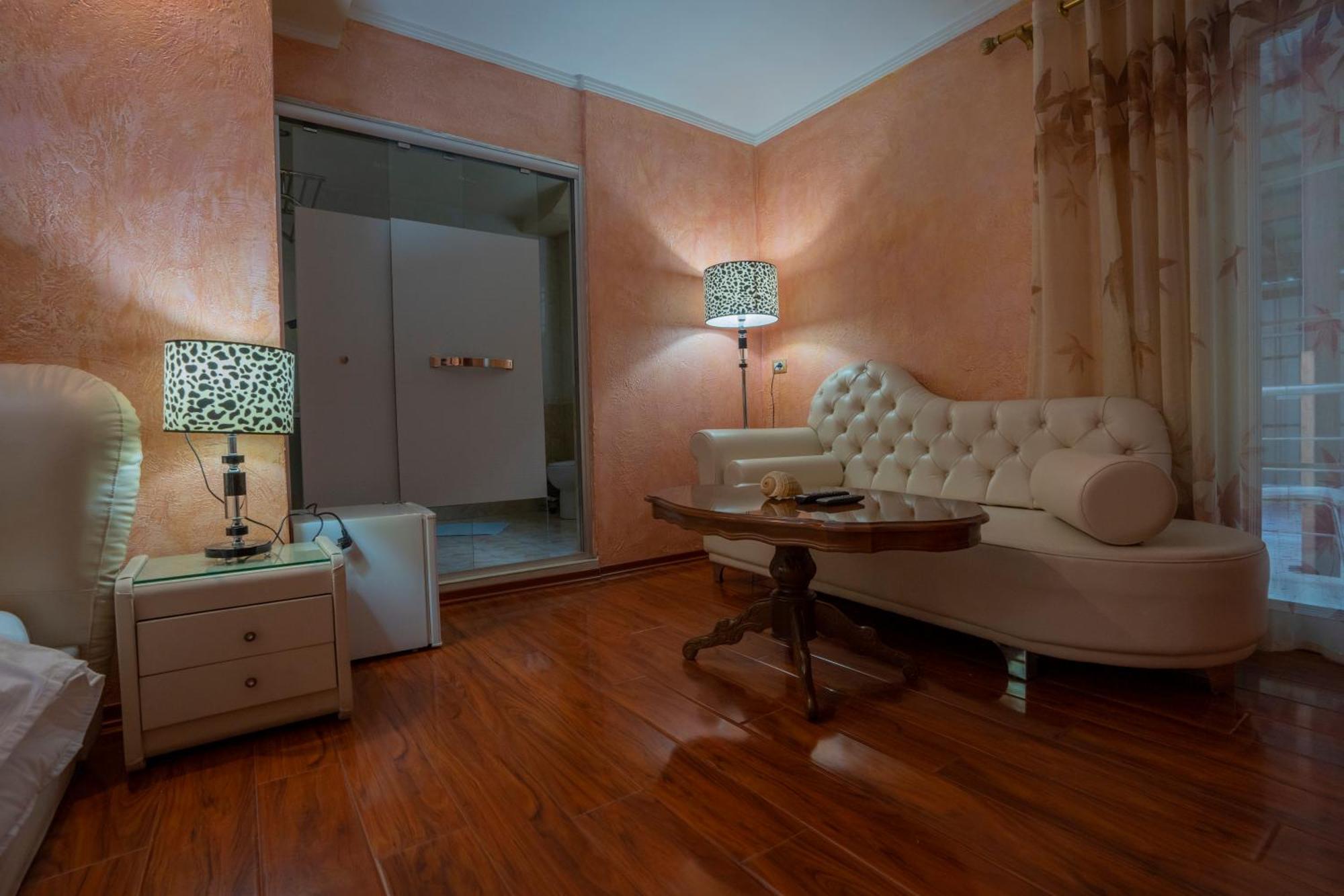 Hotel Carmen Шкодер Экстерьер фото