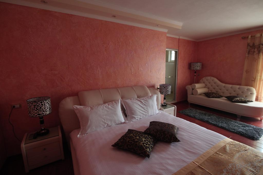 Hotel Carmen Шкодер Номер фото