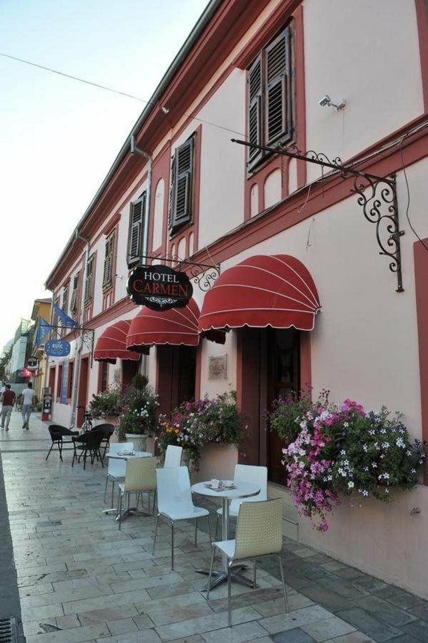 Hotel Carmen Шкодер Экстерьер фото